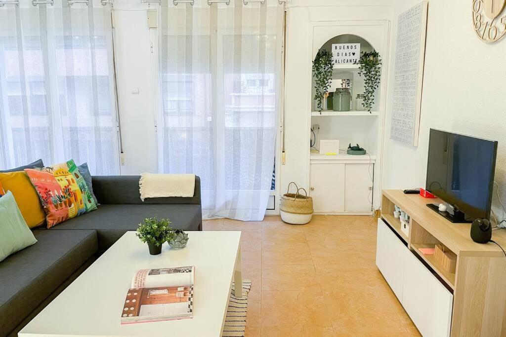 Coqueto Y Amplio Apartamento A 15 Min De La Playa Аликанте Екстериор снимка