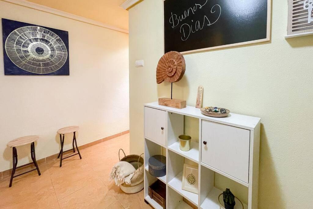 Coqueto Y Amplio Apartamento A 15 Min De La Playa Аликанте Екстериор снимка