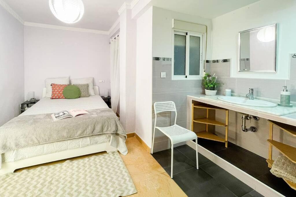Coqueto Y Amplio Apartamento A 15 Min De La Playa Аликанте Екстериор снимка