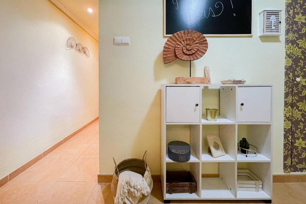 Coqueto Y Amplio Apartamento A 15 Min De La Playa Аликанте Екстериор снимка